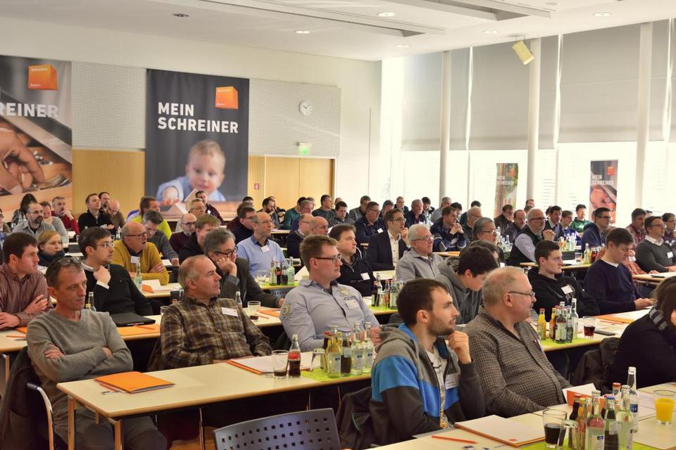 Fensterbauer aus ganz Bayern trafen sich in Feuchtwangen. Bild: FSH Bayern