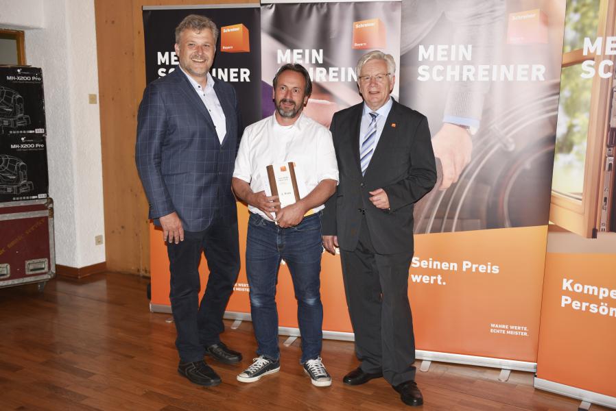 Den 2. Preis erhielt die Schreinerei Gerhard Huber in Kissing (Betriebe bis 10 Mitarbeiter/innen)